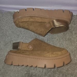 Cliffs by WHITE MOUNTAIN Tan Mules